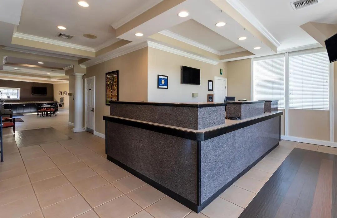 Travelodge By Wyndham Lakeland-1