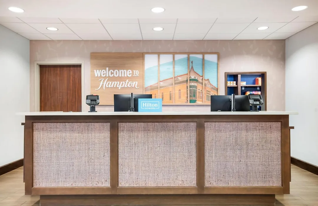 Hampton Inn Uvalde-1