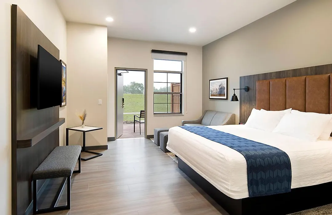 Clubhouse Hotel Sioux Falls-1