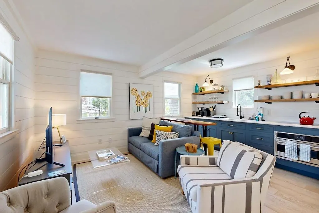 Long Pier Lodge-1