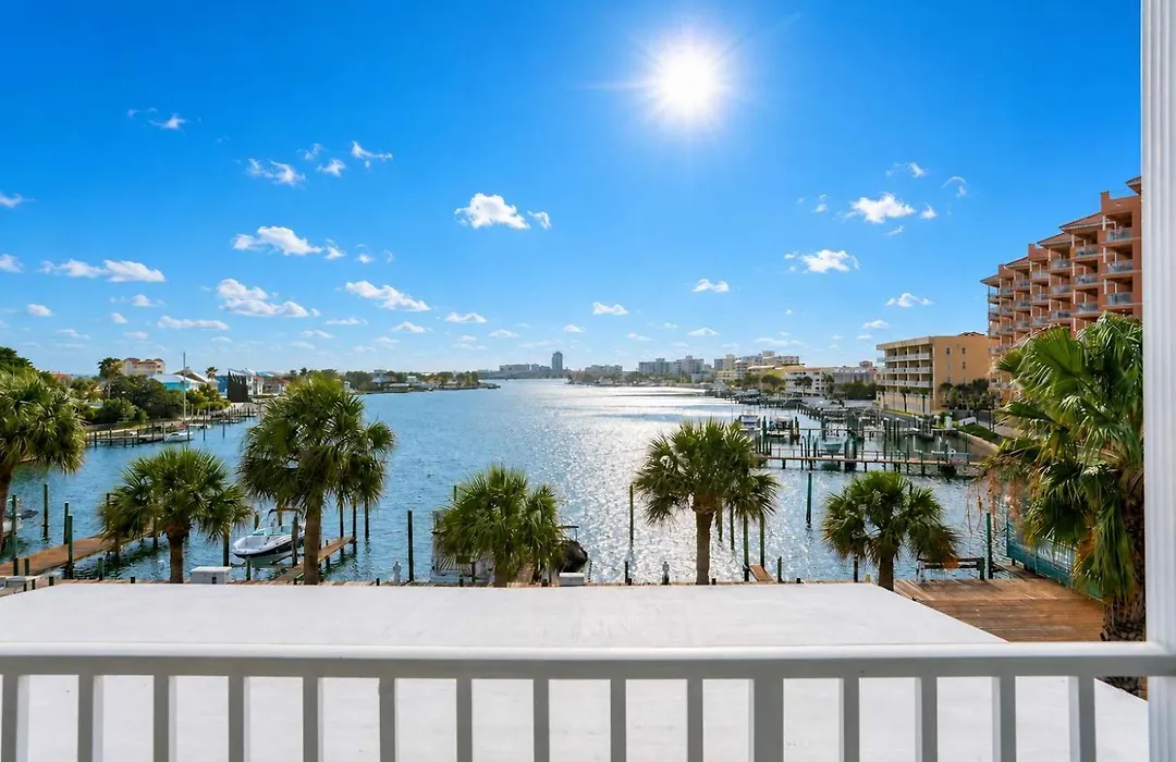 Dockside Dream-1