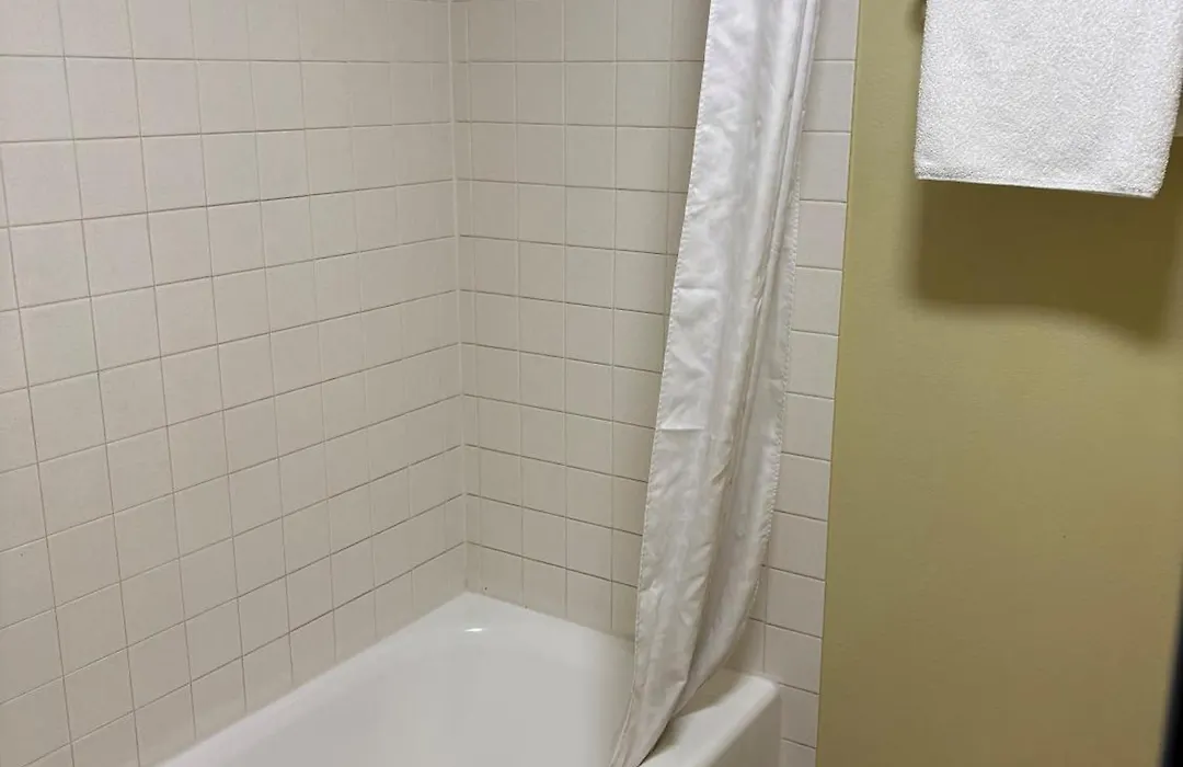 Days Inn By Wyndham Park City Kansas-1