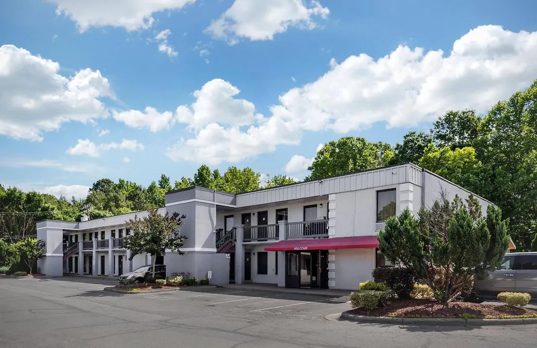 Econo Lodge Research Triangle Park-1