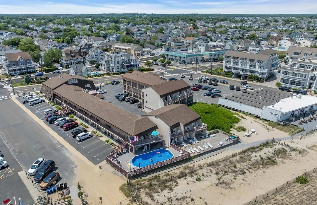 Windswept Motel-1
