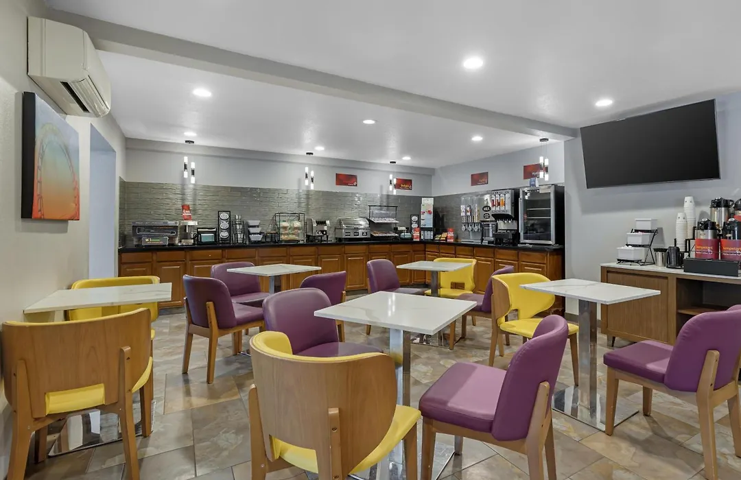 Best Western Plus Altoona Inn-1