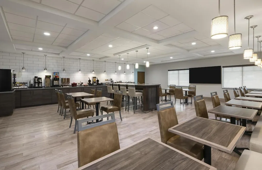 Best Western Plus College Station Inn & Suites-1