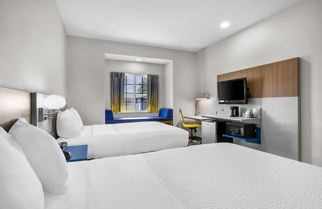 Microtel Inn & Suites By Wyndham Prairie Du Chien-1