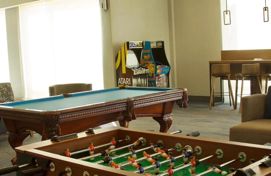 La Quinta Inn & Suites By Wyndham Oxford-1