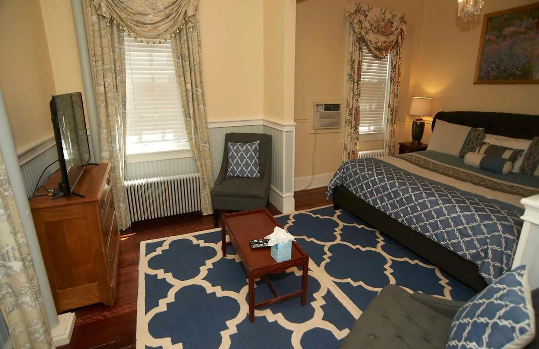 Bellevue Manor-1