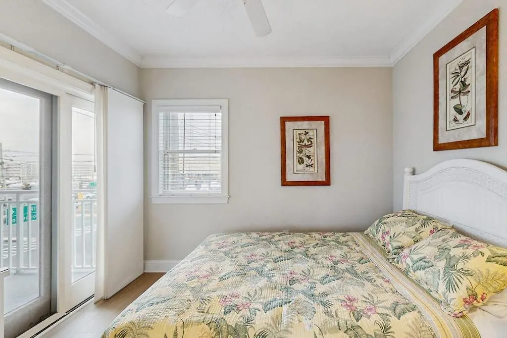 Condo 4100 #201-1