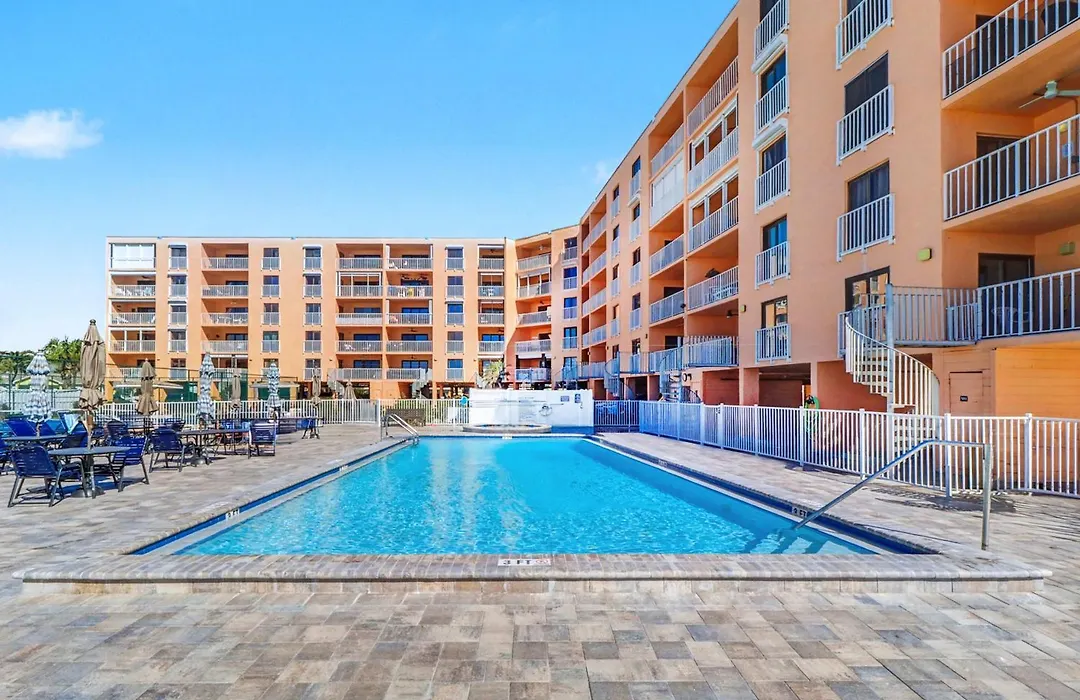 Reef Club 401-1