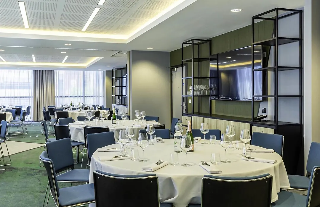 Novotel Liverpool Paddington Village-1