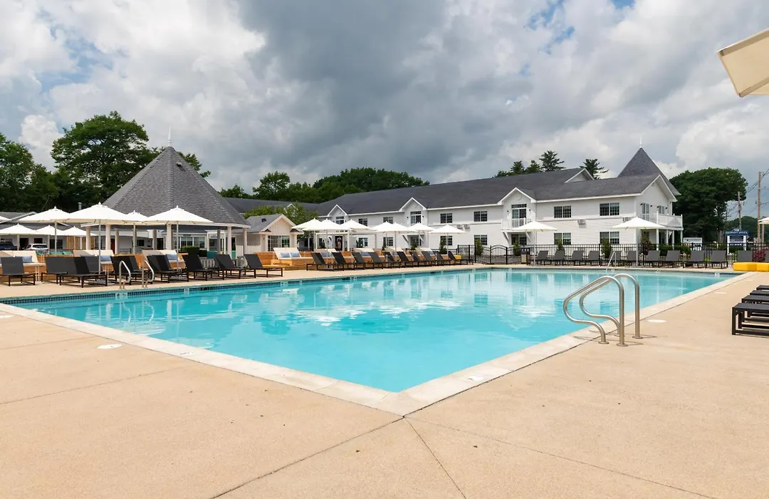 Driftaway Hotel And Pool-1