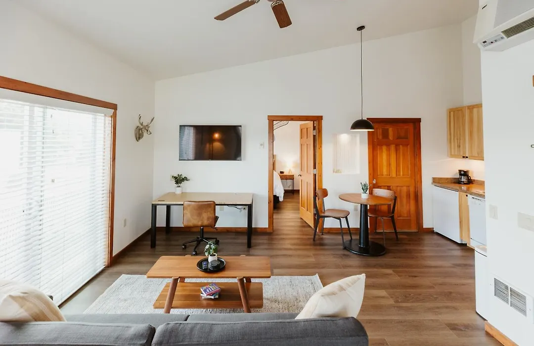 Mt Stimson Suite Work-From-Anywhere-Ready-1