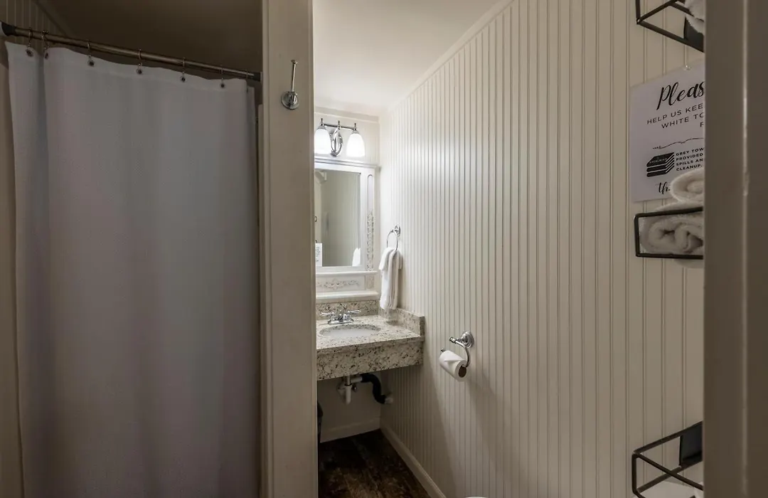 Bandon Marina Inn-1