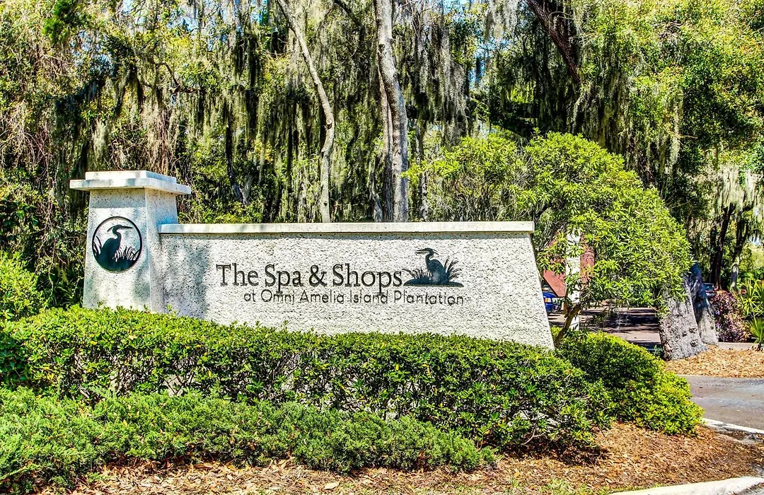 Waterfront Condo With Balcony, Views, Pool & Tennis-1