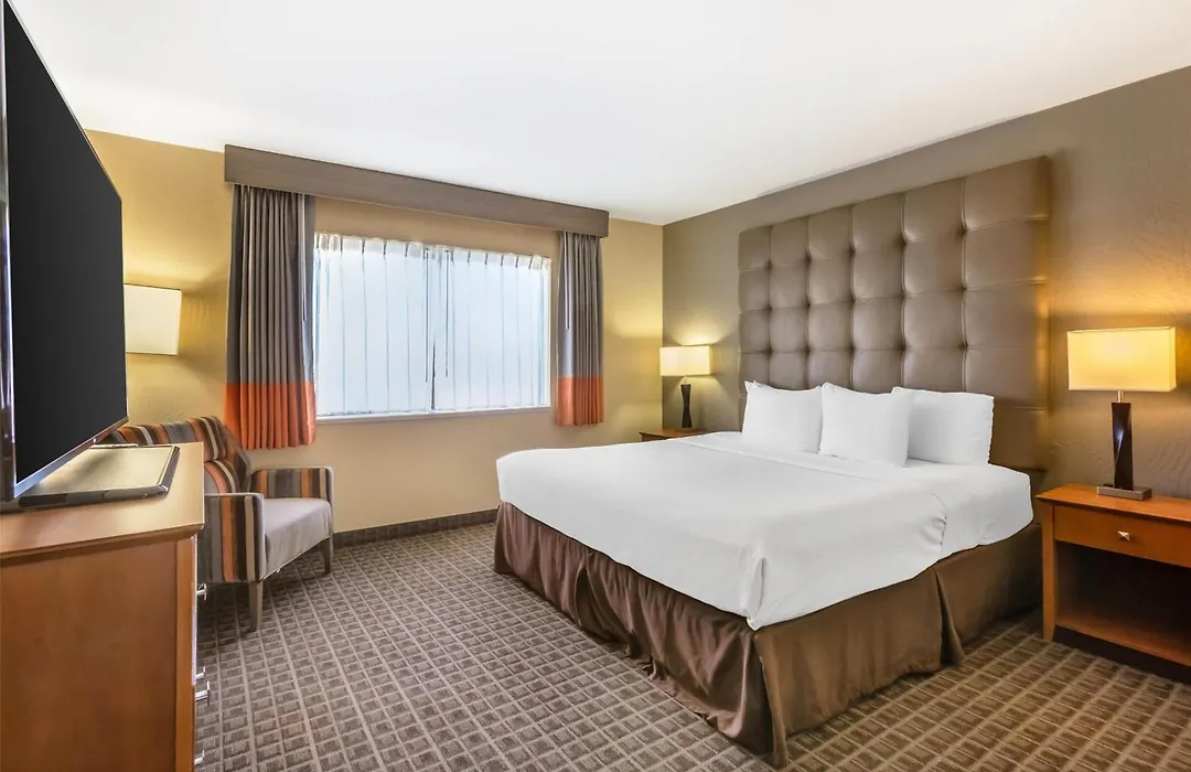 Best Western Plus Scottsdale Thunderbird Suites-1