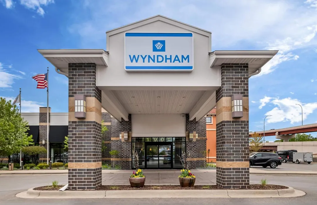 Wyndham Bloomington - Mall Of America-1