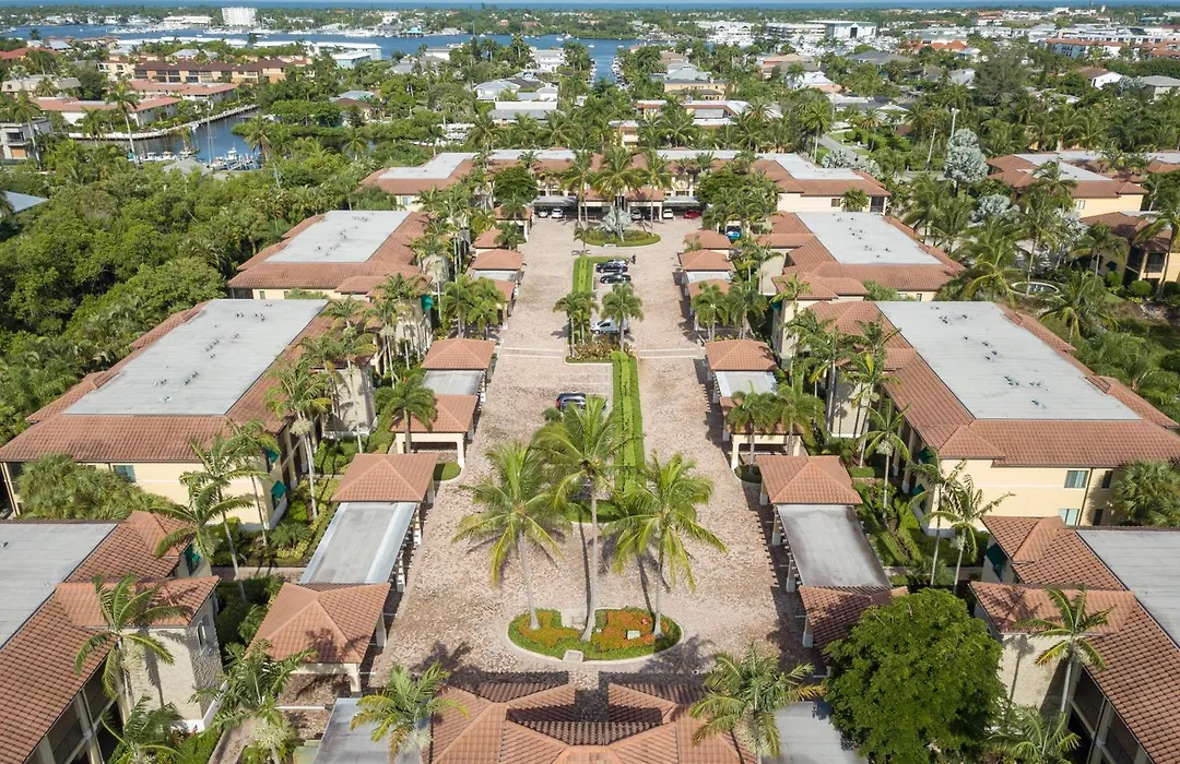 Naples Bay Resort And Marina-1