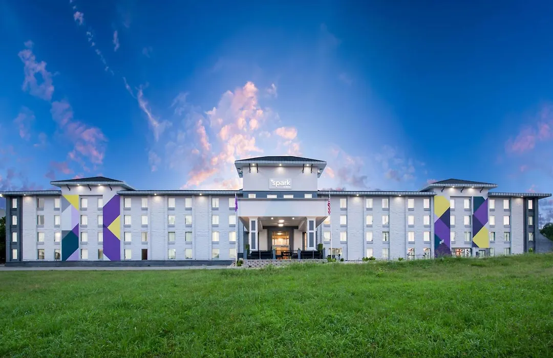 Spark By Hilton Branson Meadows-1
