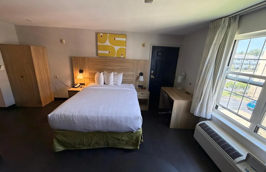 Sonesta Simply Suites Detroit Novi-1