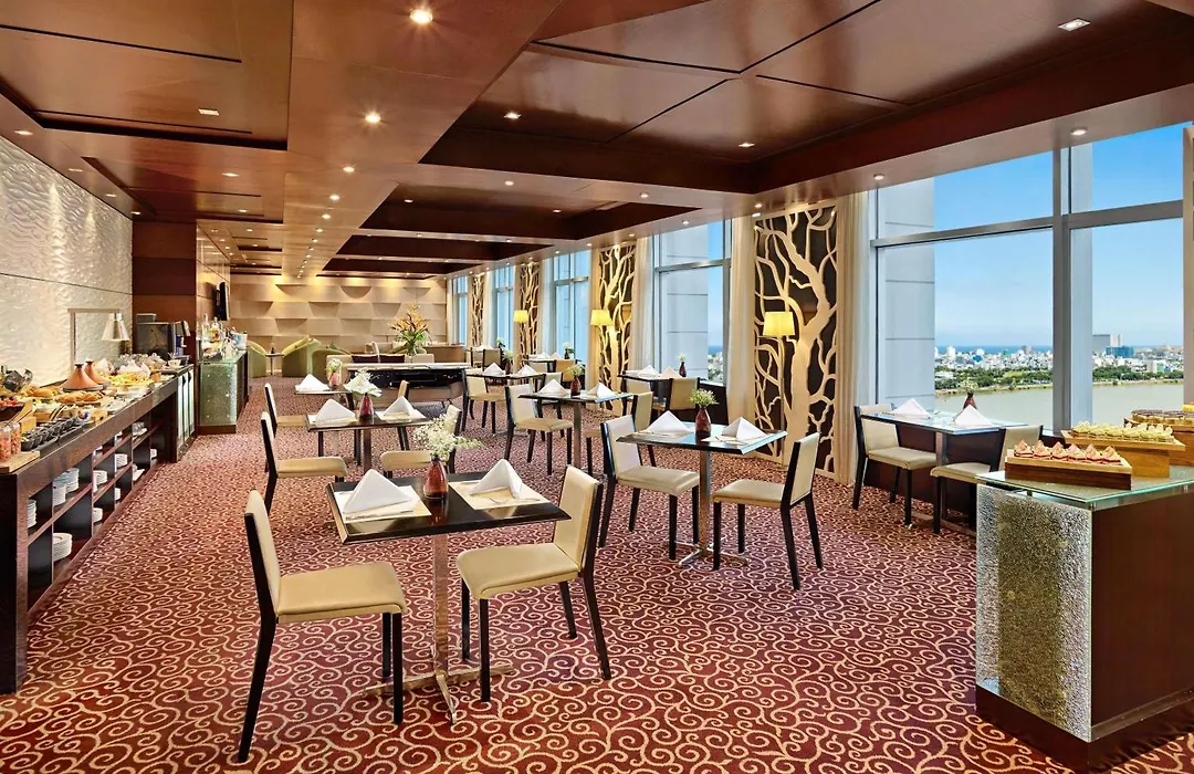 Grand Mercure Danang - 10 Minutes To Airport & 200M To Bach Dang Walking Street-1