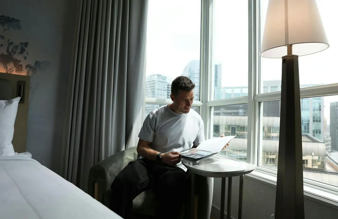 Vancouver Marriott Pinnacle Downtown Hotel-1