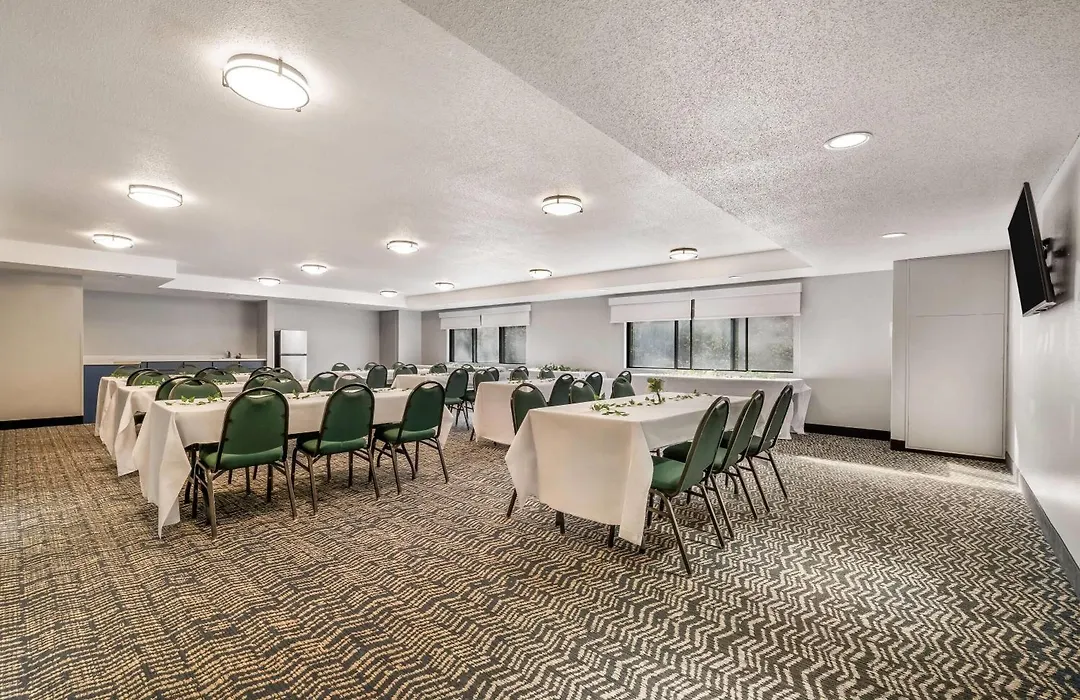 Americinn By Wyndham Wisconsin Dells-1