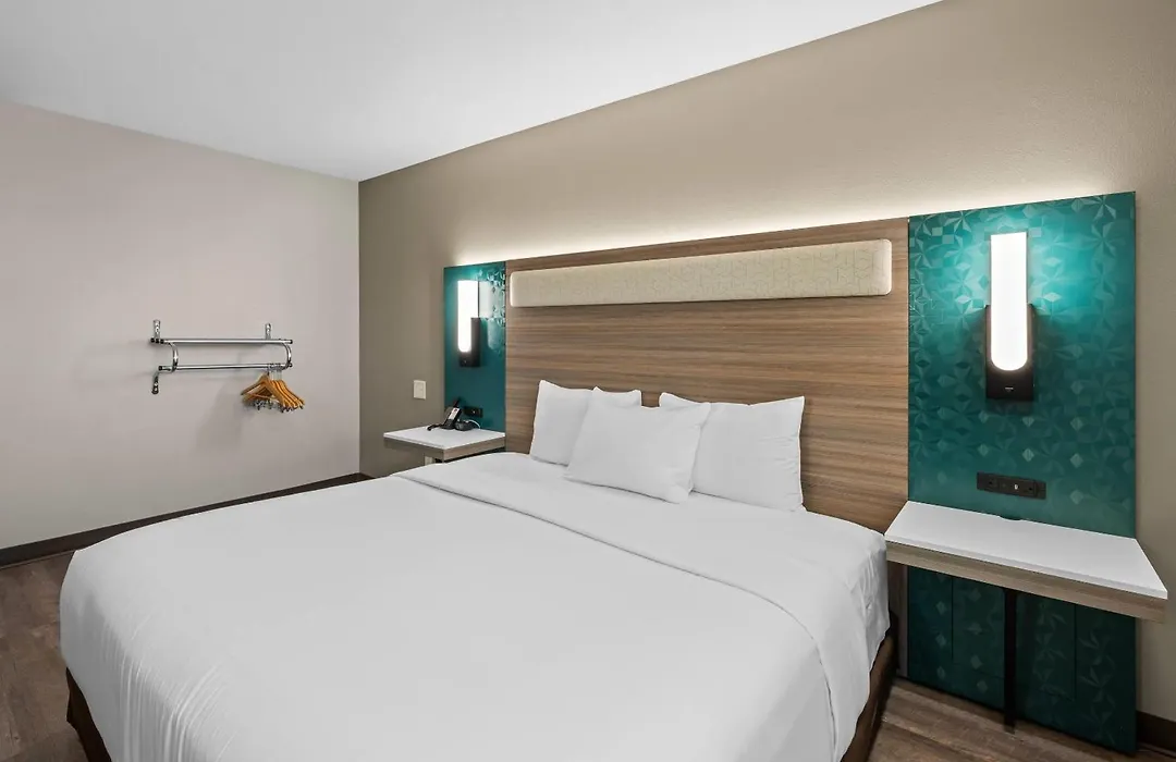 Econo Lodge Inn & Suites Santa Fe South-1