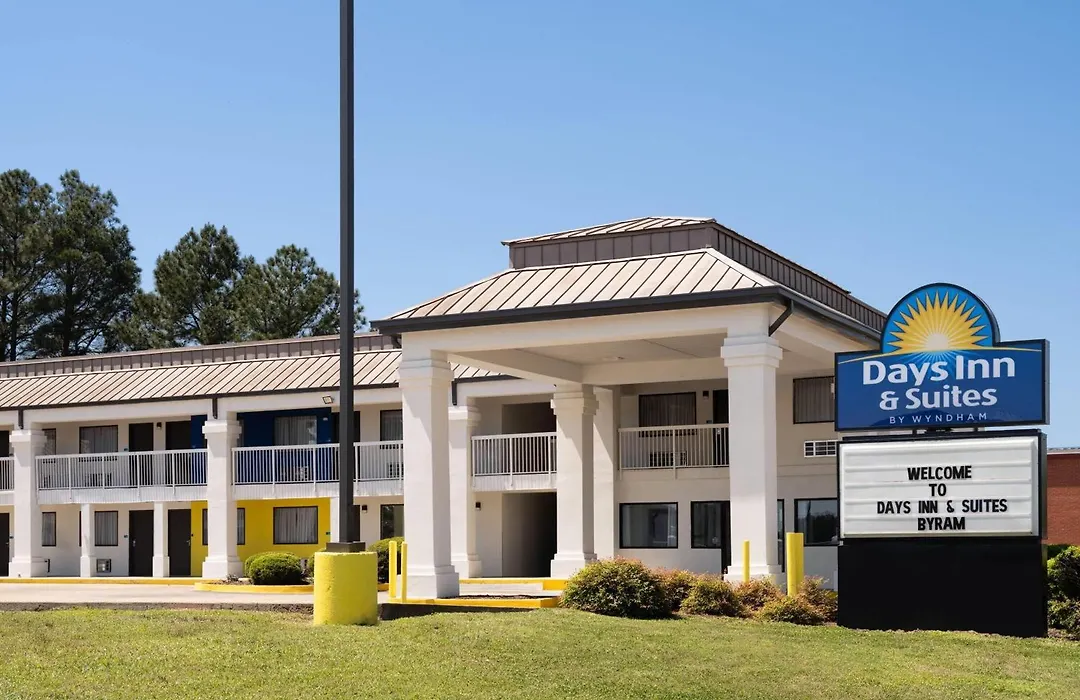 Days Inn & Suites By Wyndham Byram-1