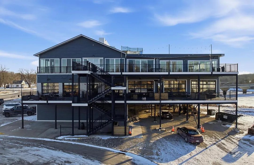 Waterfront Hotel-1