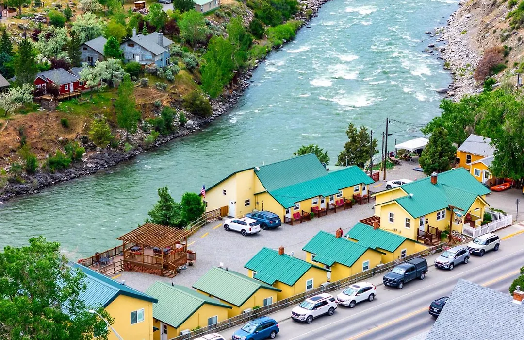 Yellowstone Riverside Cottages-1