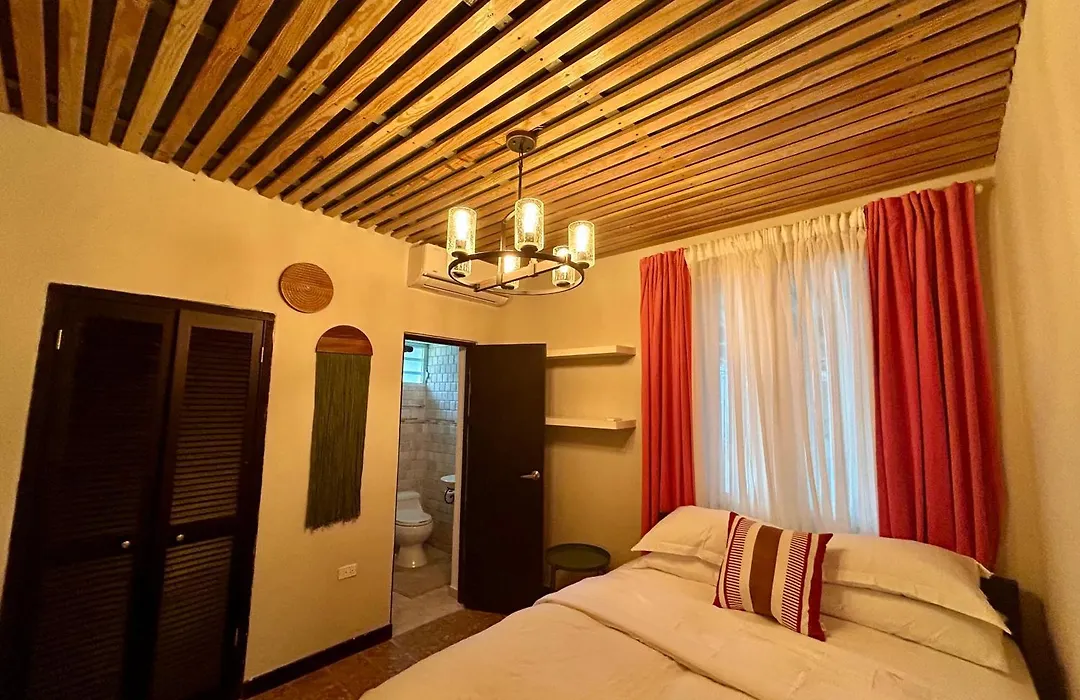 Isla Verde By The Beach Guest House-1