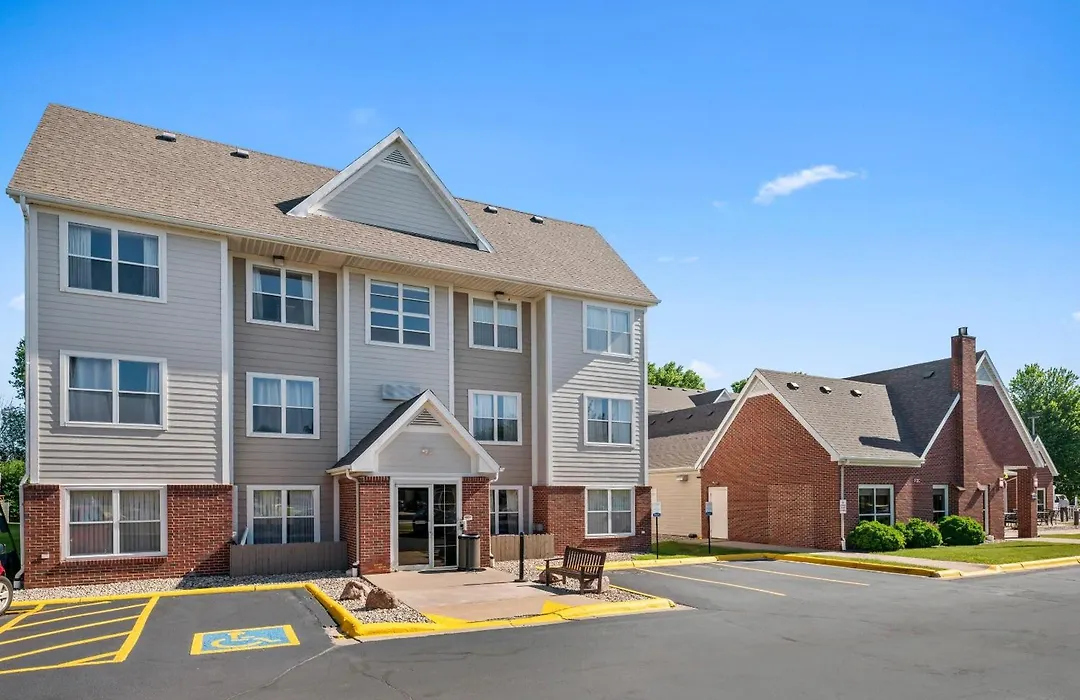 Mainstay Suites Appleton Airport - Fox River Mall Area-1