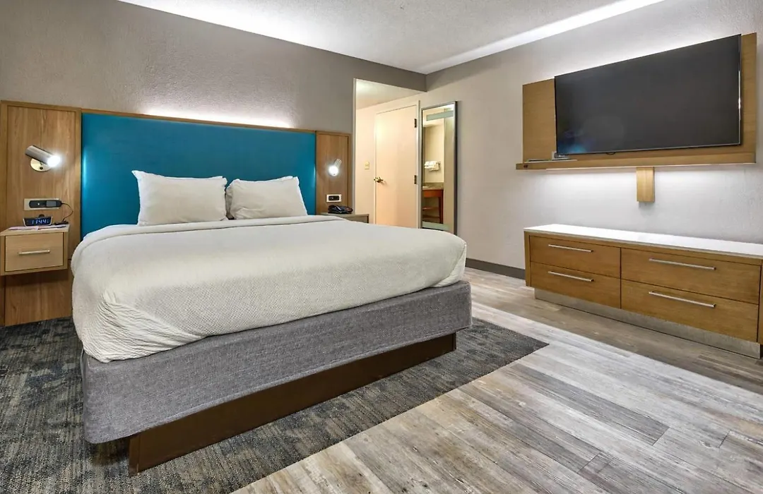 Country Inn & Suites By Radisson, Hampton Coliseum-1