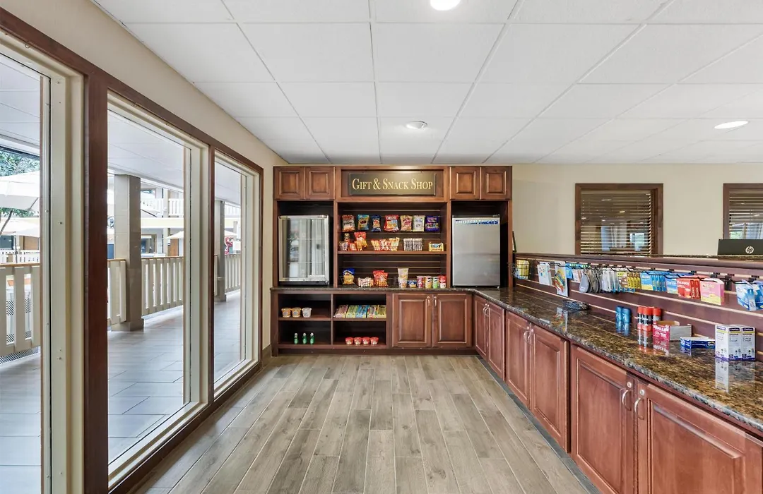 Best Western Plus Dubuque Hotel And Conference Center-1