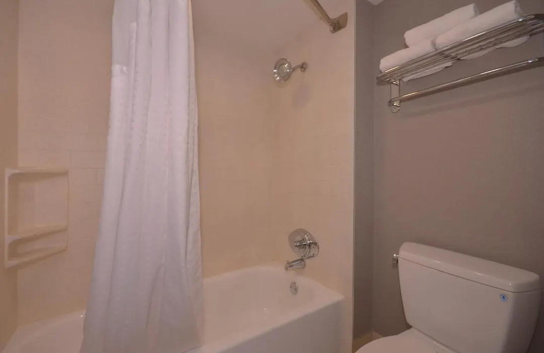 Holiday Inn Express & Suites Fayetteville University Of Arkansas Area By Ihg-1