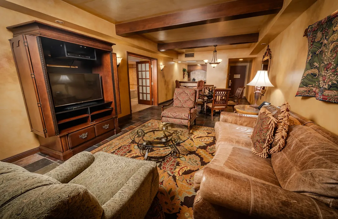 Chateau On The Lake Resort Spa And Convention Center-1