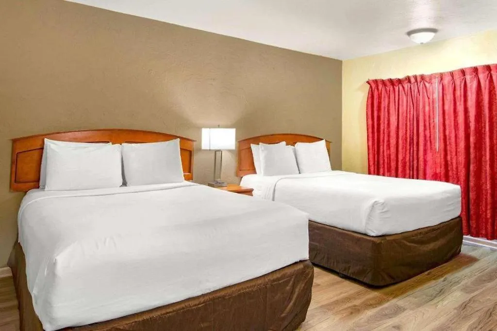 Econo Lodge Inn & Suites Durango-1