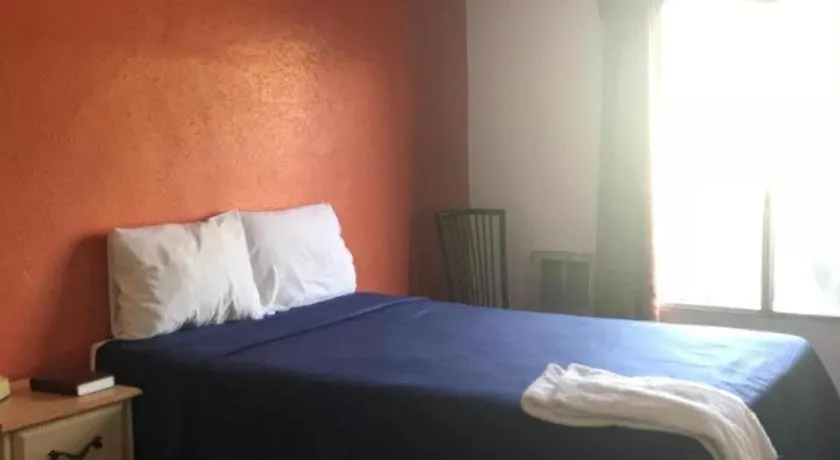 Las Palmas Hotel-1