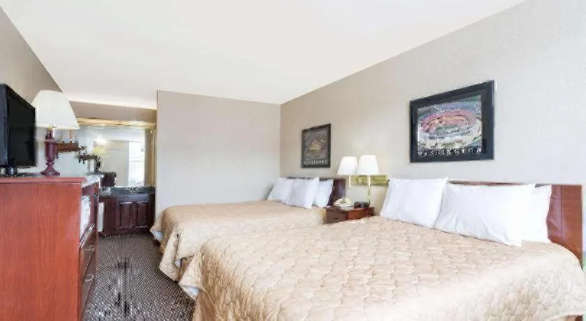 Ramada Limited Norfolk-1