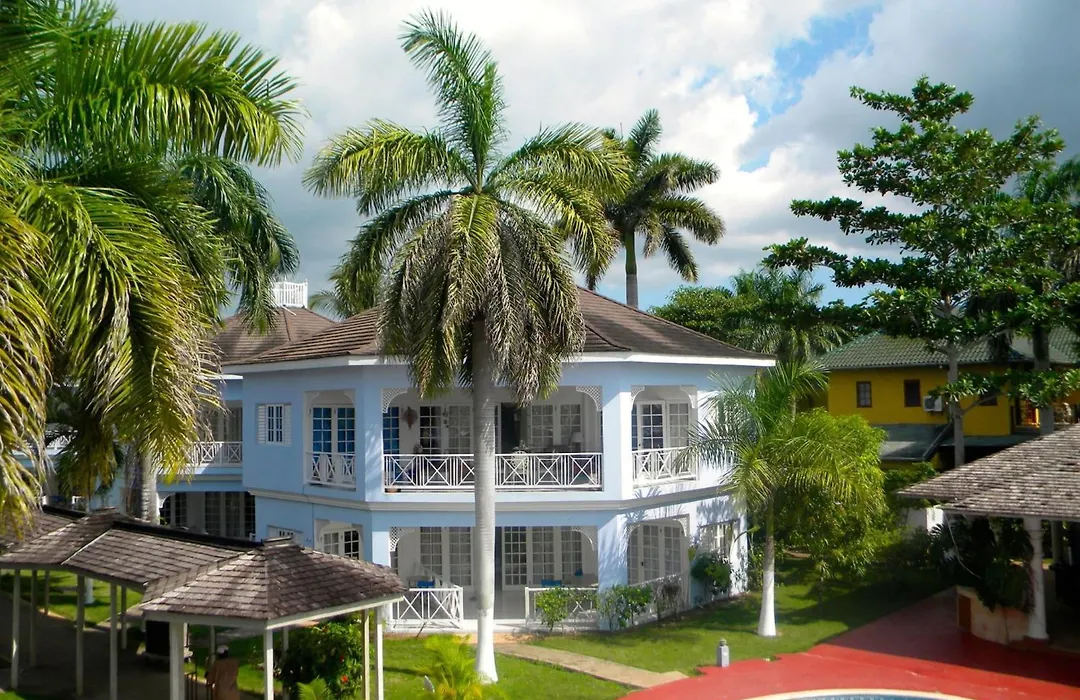 Beachcomber Club Resort-1
