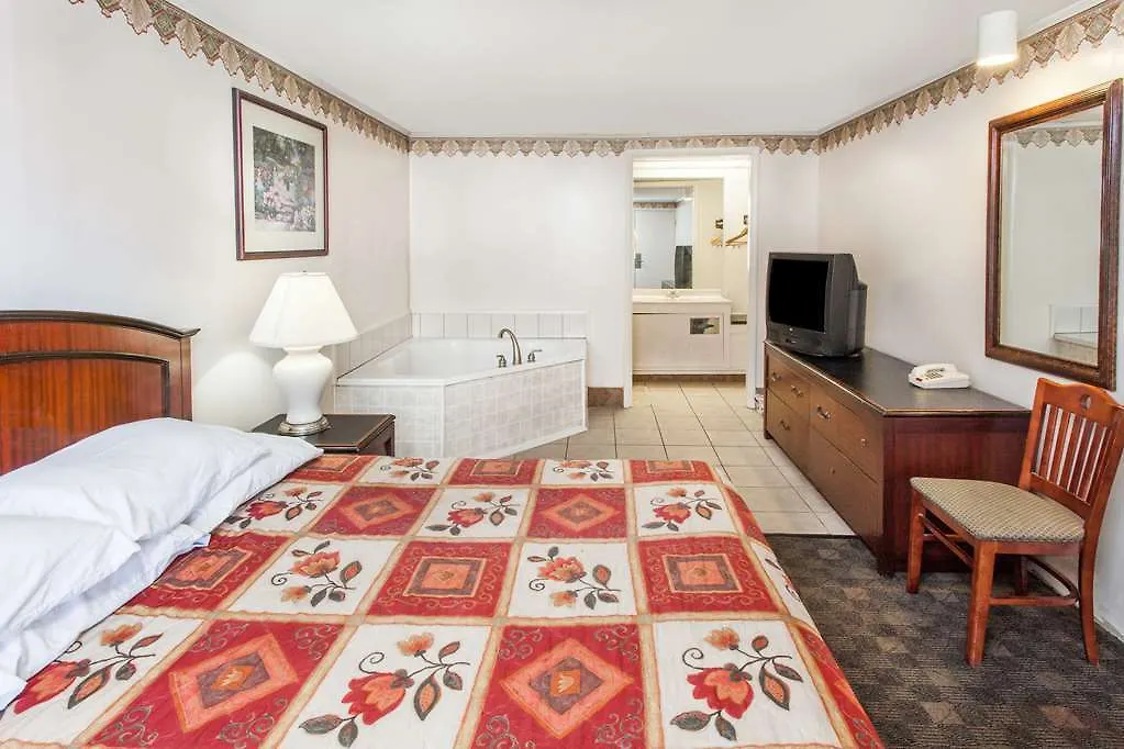 Kings Inn Michigan City-1