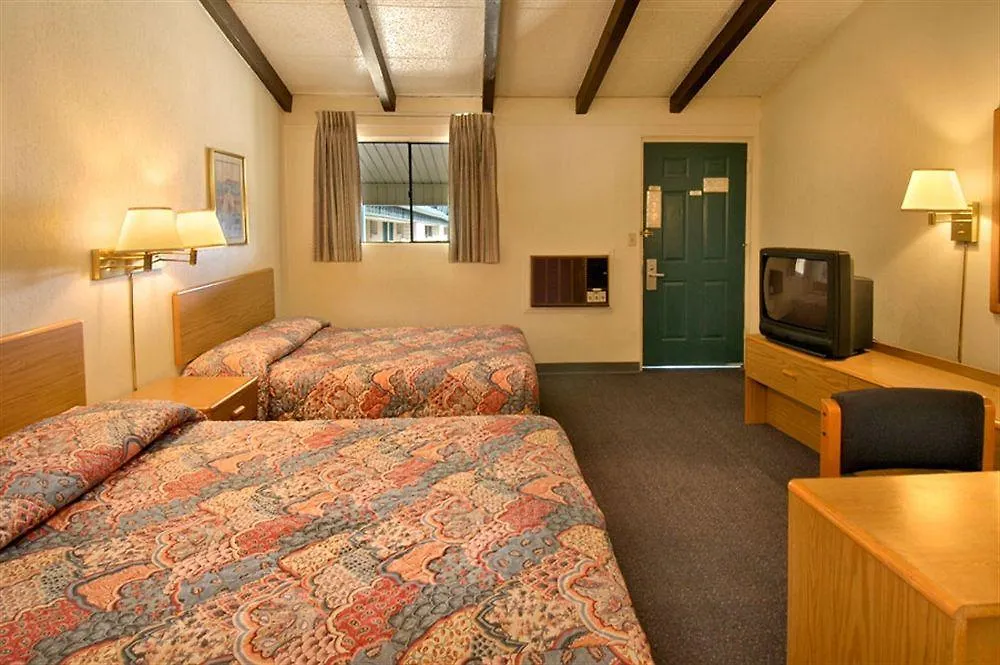 Peoria Inn-1