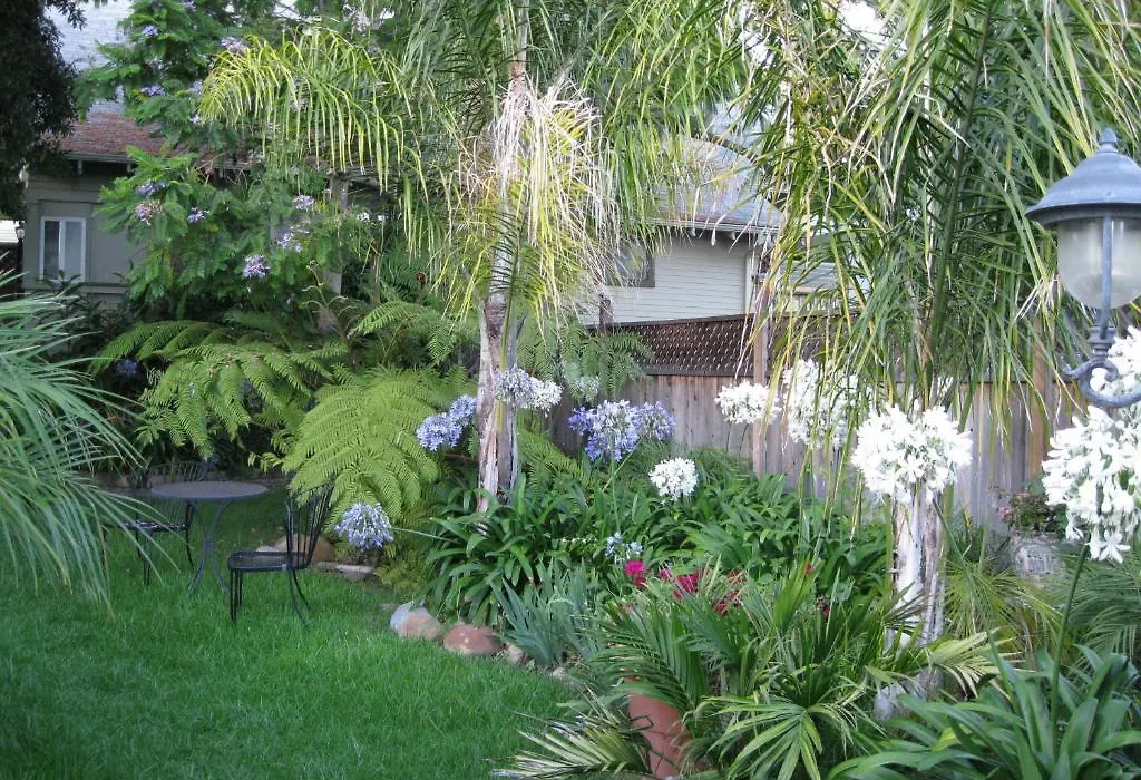 A White Jasmine Inn-1