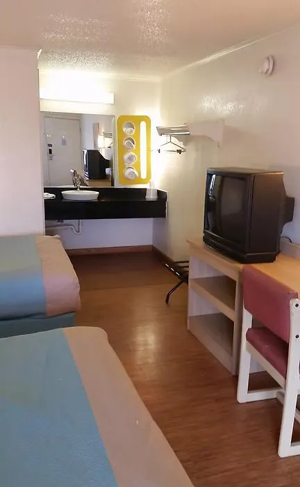 Motel 6 Bloomington Indiana University-1