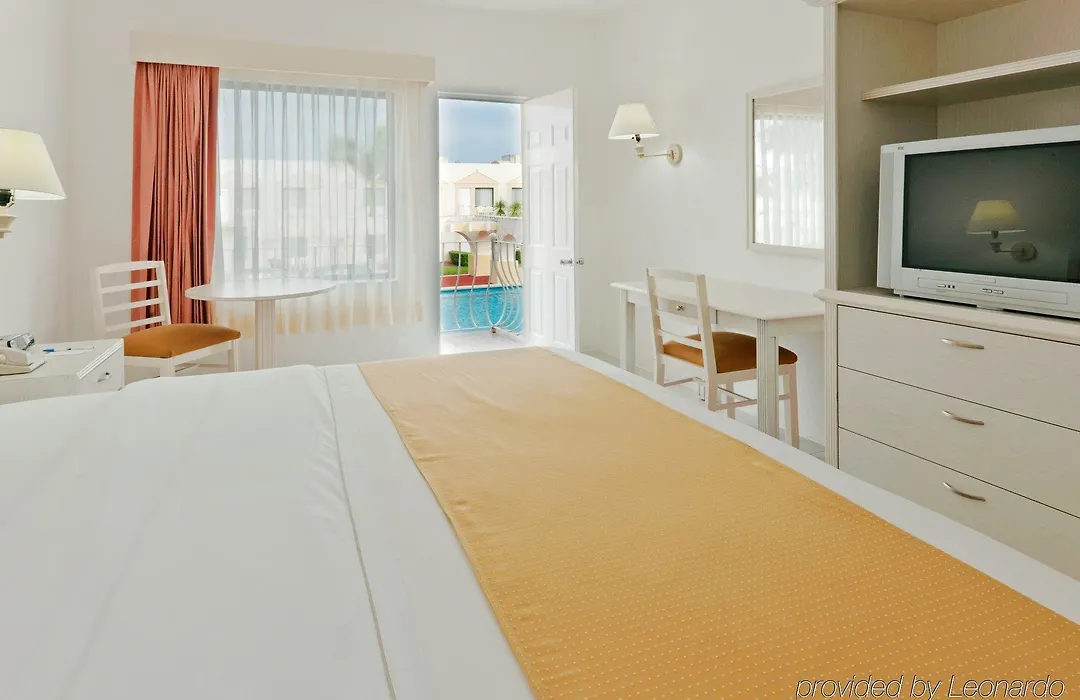 Holiday Inn Express Cancun-1