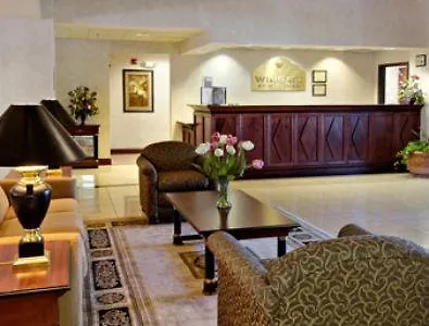 Wingate By Wyndham Tallahassee / Fsu-1