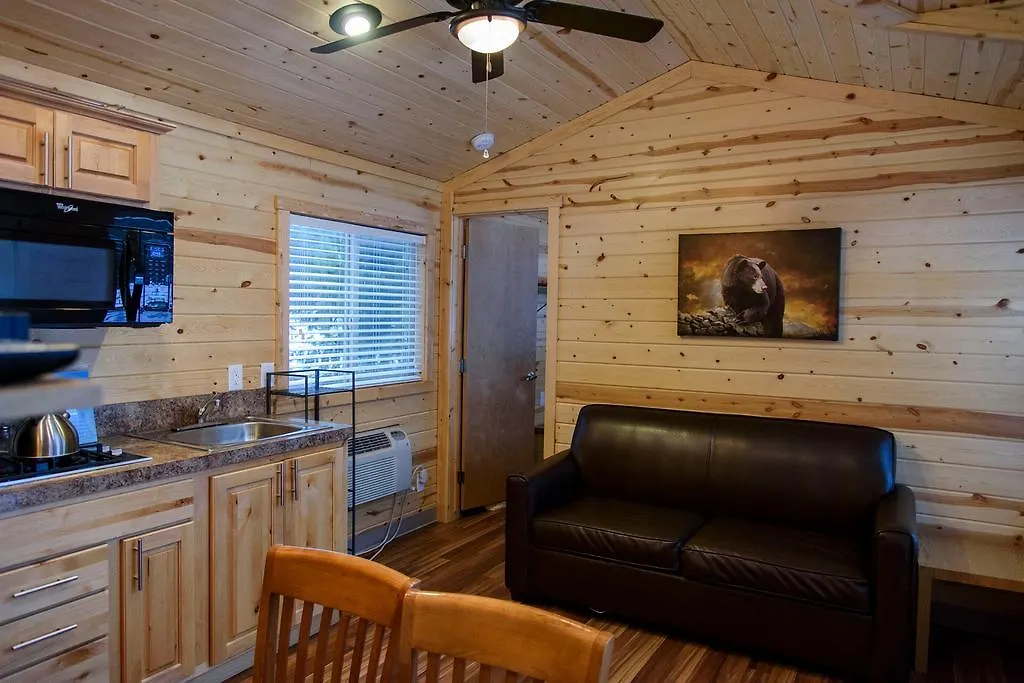 Leavenworth Camping Resort Cottage 7-1