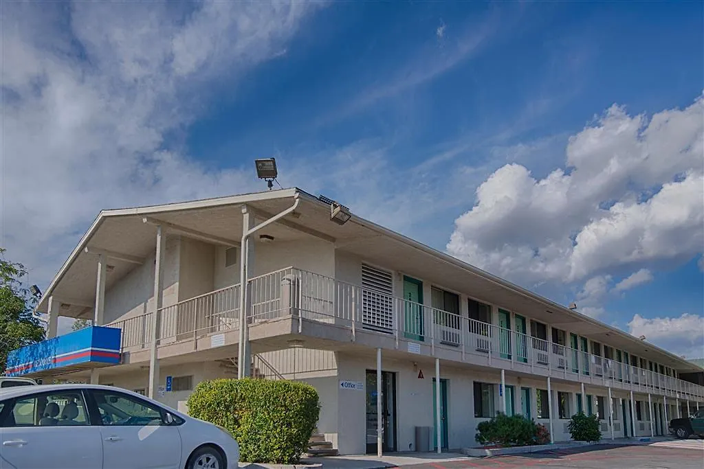 Motel 6-Reno, Nv - Virginia Plumb-1
